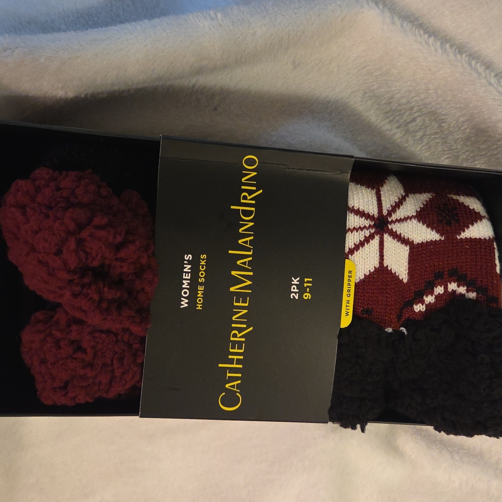 Catherine Malandrino NWT gift set if 2 pair of women's home socks.